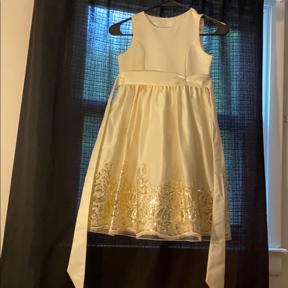 Girls dress